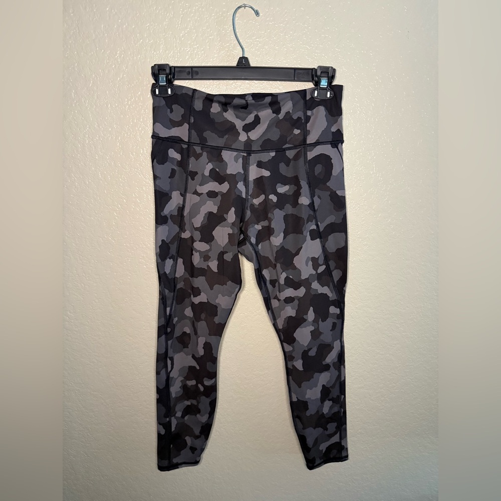 Athleta Lightning 7/8 Tight - Picture 3 of 5